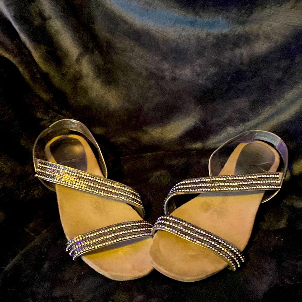 Like New! Kelly & Katie pewter rhinestone low wedge, size 8